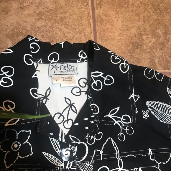Faith Resort Wear black and white jacket. - Picture 3 of 5
